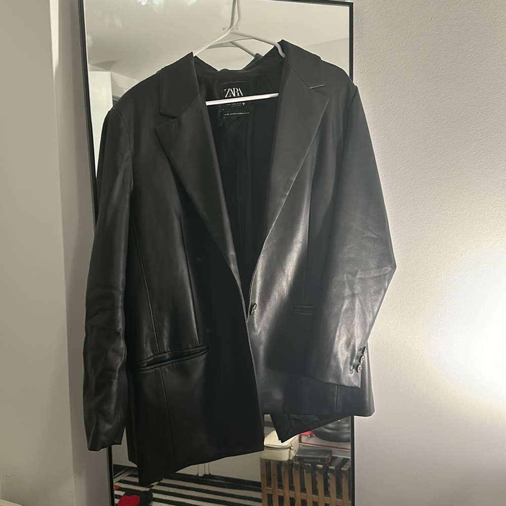 Leather Zara blazer in black